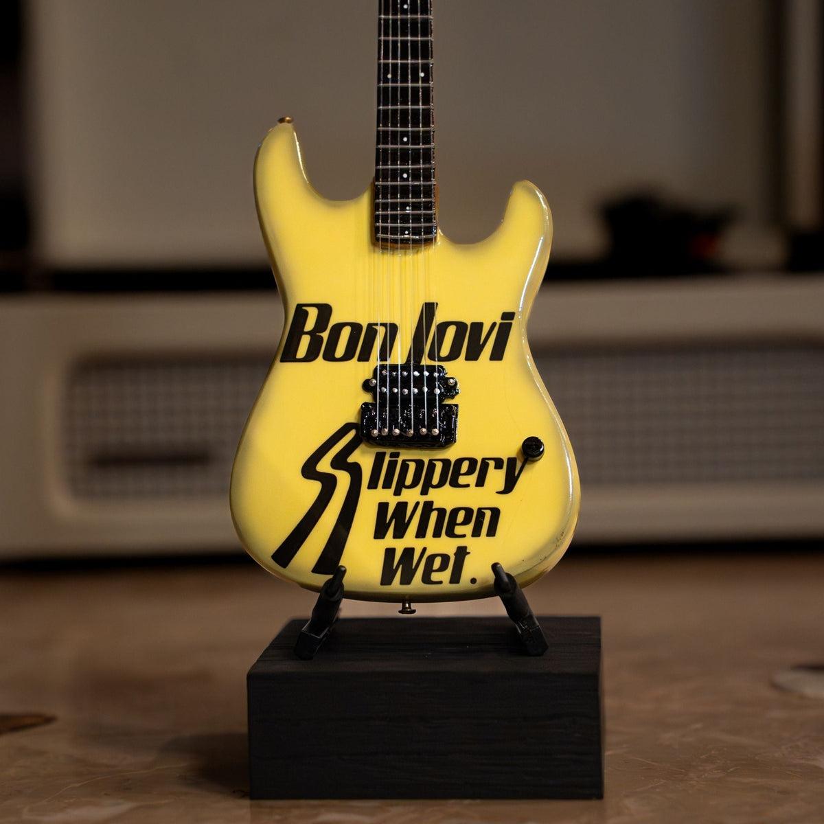 Bon Jovi Slippery When Wet Mini Guitar