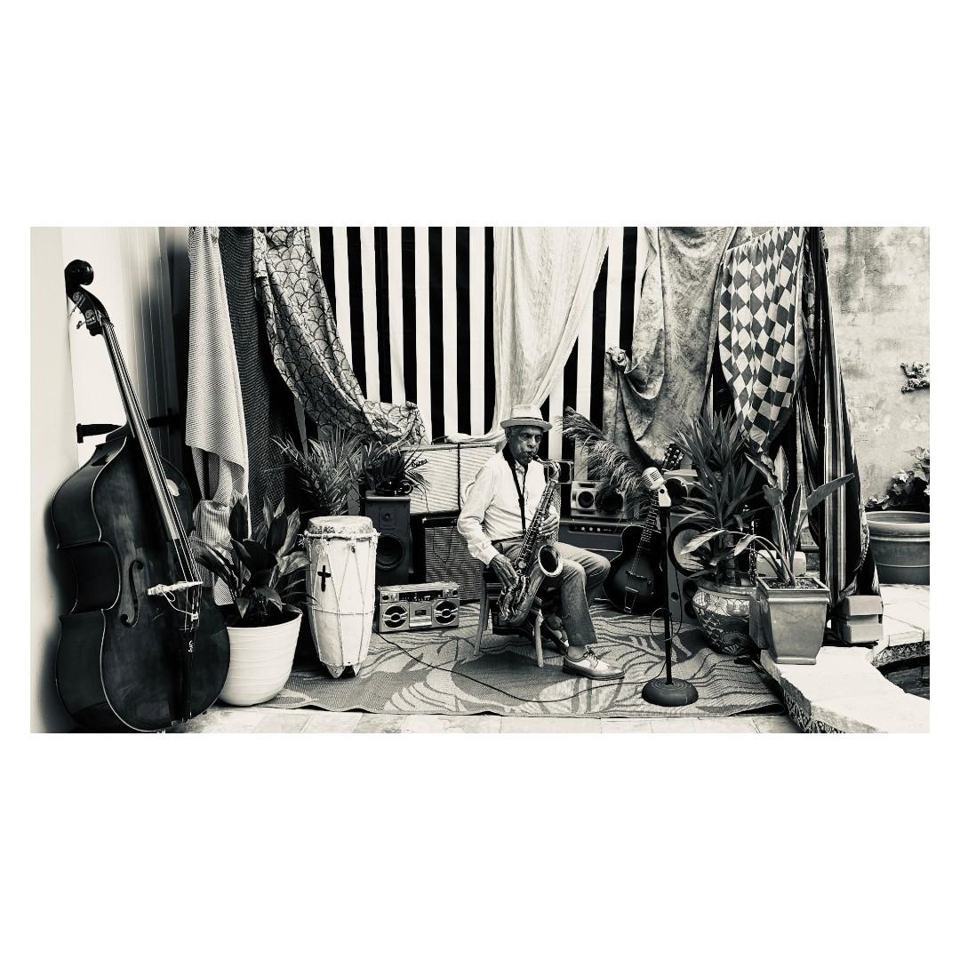 Charlie Gabriel - AMOR (Cassette)