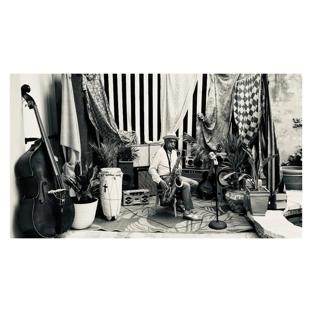 Charlie Gabriel - AMOR (Cassette)