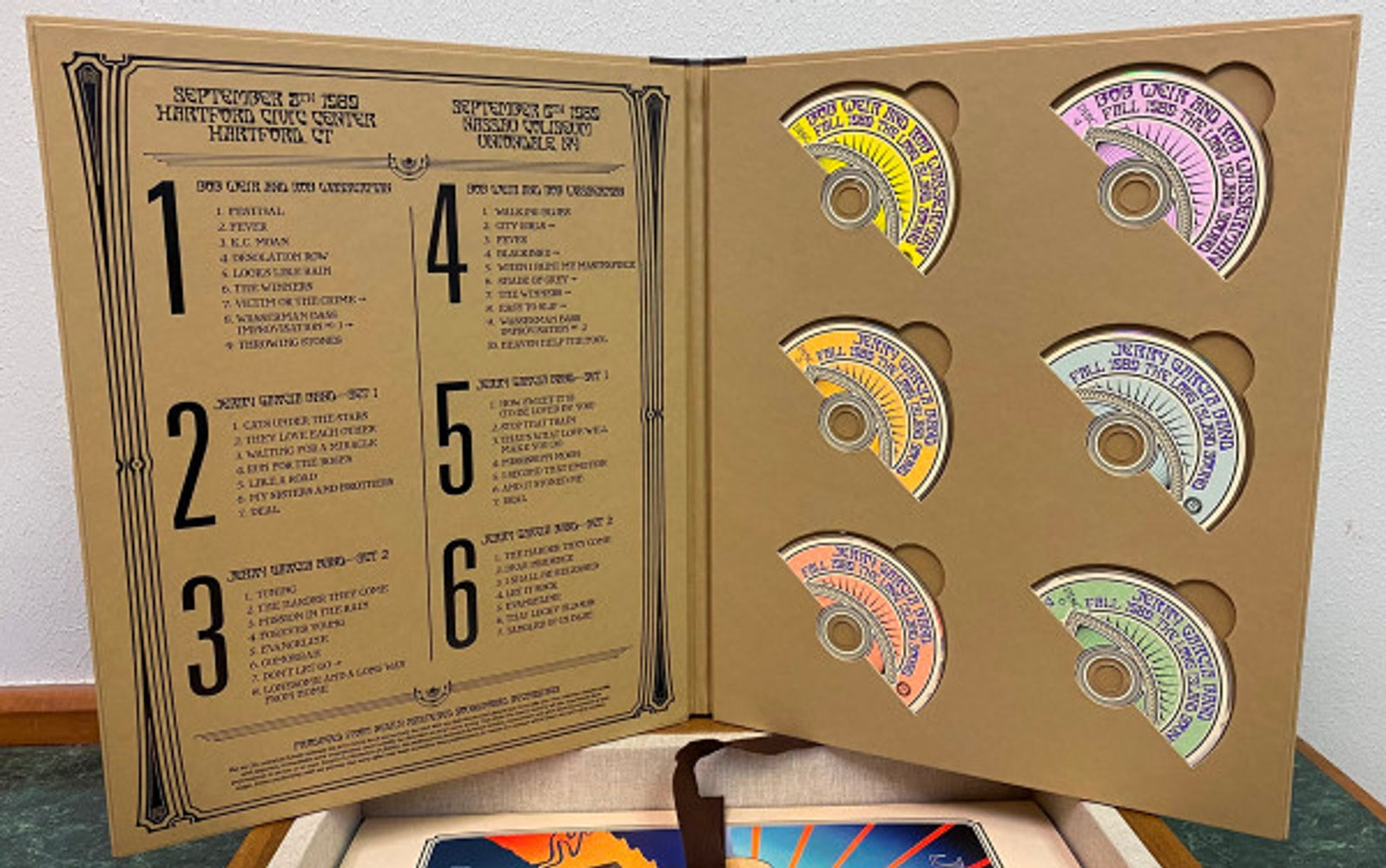 Jerry Garcia Band – Fall 1989: The Long Island Sound (6–CD Box Set) - Detail