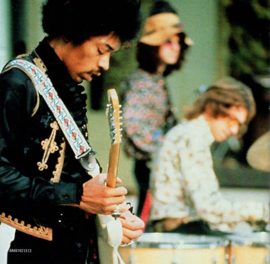 Jimi Hendrix – Experience Hendrix: The Best of Jimi Hendrix (CD) - Close-Up