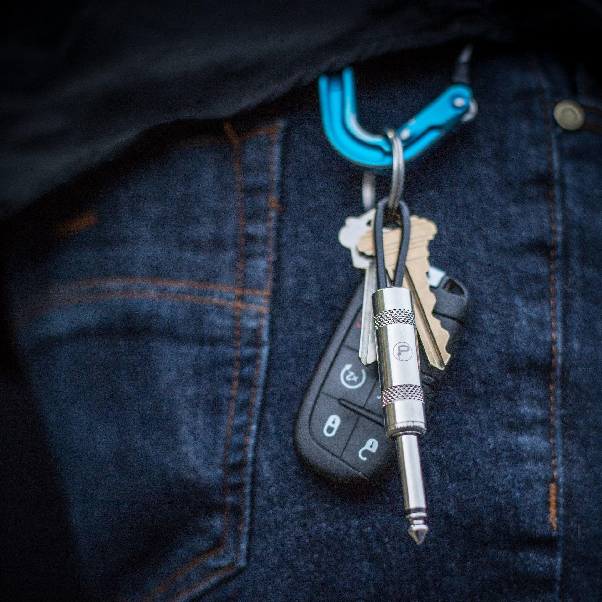 Pluginz Guitar Plug Keychain - Detail