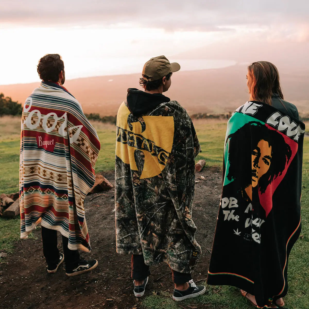 Slowtide Triumph Throw Blanket - Thumbnail 4