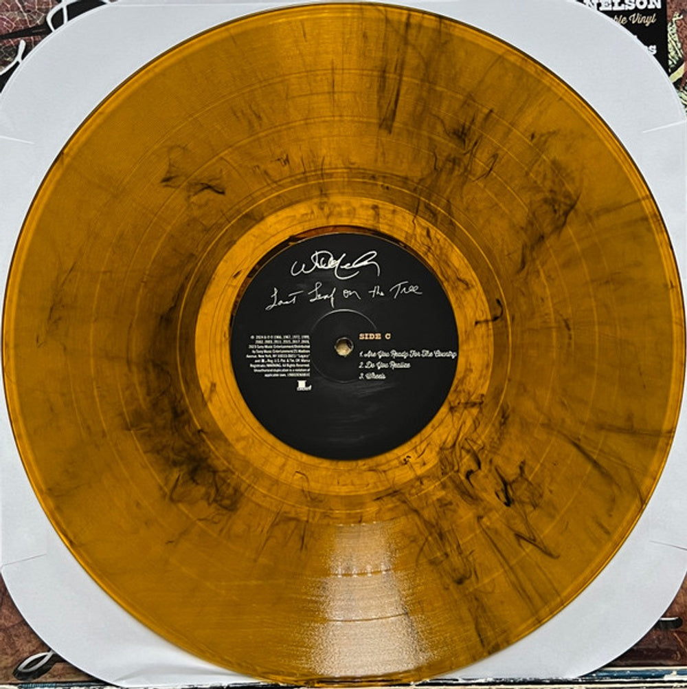 Willie Nelson – Last Leaf On The Tree (Amber Fossil Colored 2-LP Vinyl) - Close-Up