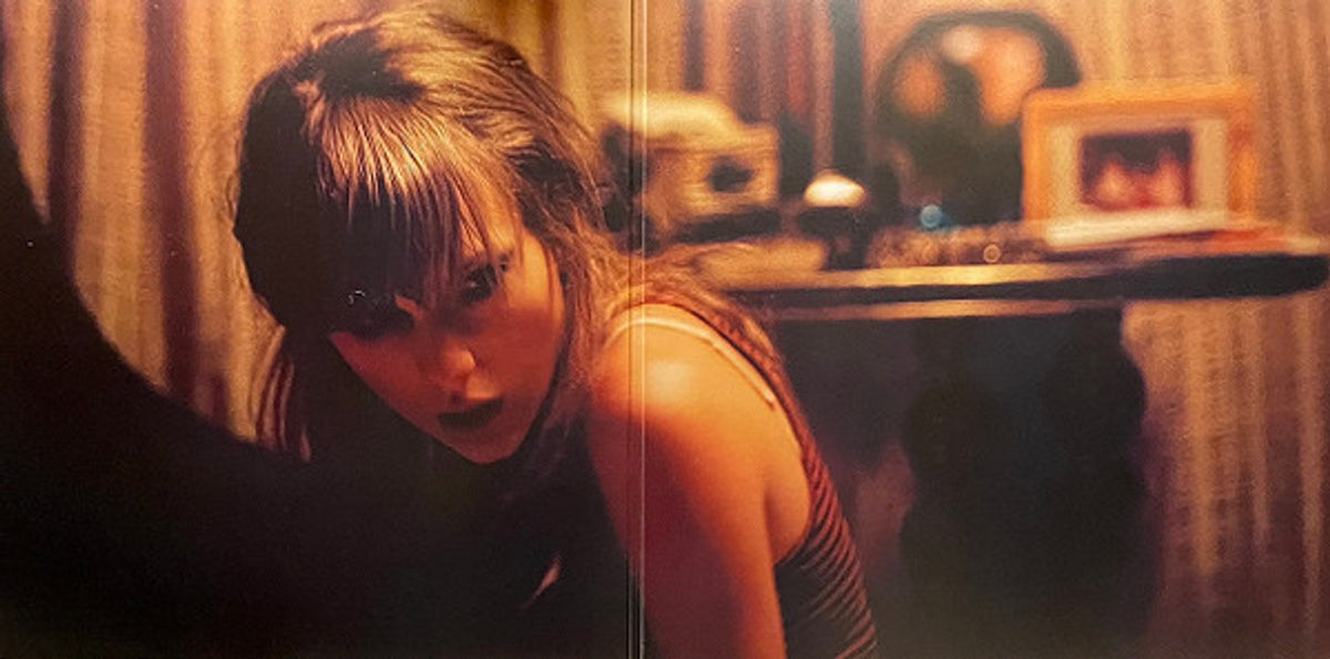 Back Cover: Taylor Swift – Midnights (Mahogany Edition LP Vinyl) Vinyl LP | Relix