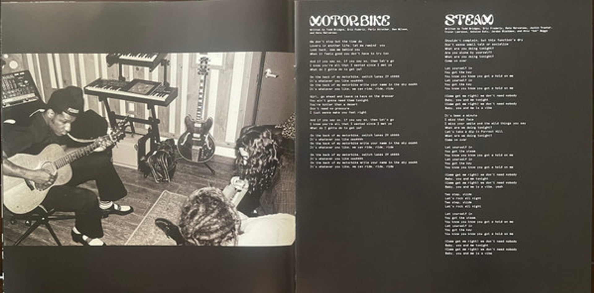Image 2: Leon Bridges – Gold-Diggers Sound Vinyl LP | Relix